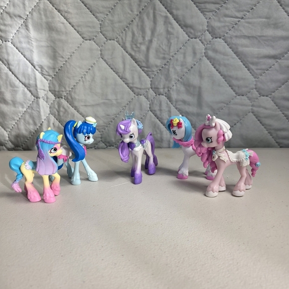 My Little Pony Other - SHOPKINS Happy Stables Pony Lot: 5 Ponicakes, Rainbow Dreamer Royal Crown Trends
